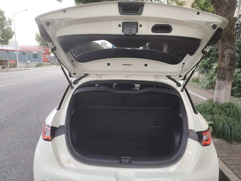 Used BYD Dolphin 2023 420 km Free Version — 18