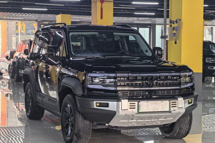 Used Formula Leopard 5 2023 Navigator Edition
