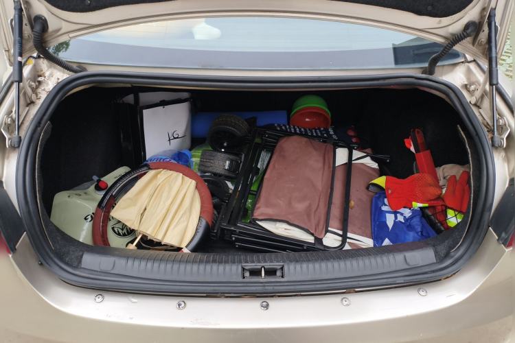 Used Roewe 550 2012 550D 1.8T Automatic Prestige Edition Trunk