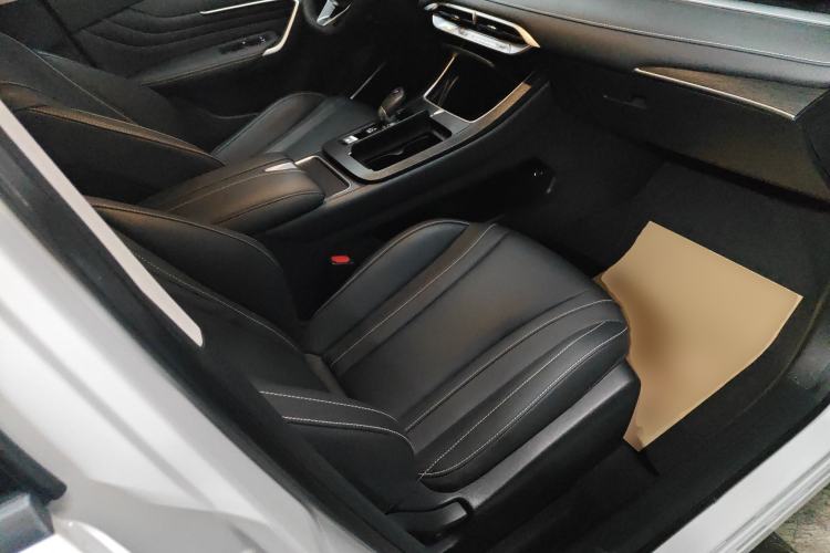 Used Venucia V 2023 260T Idol Edition Pro