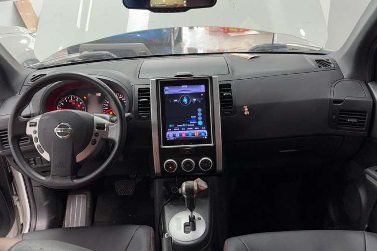 Used Dongfeng Fengdu MX6 2015 2.0L CVT Two-Wheel Drive Excellence Edition
