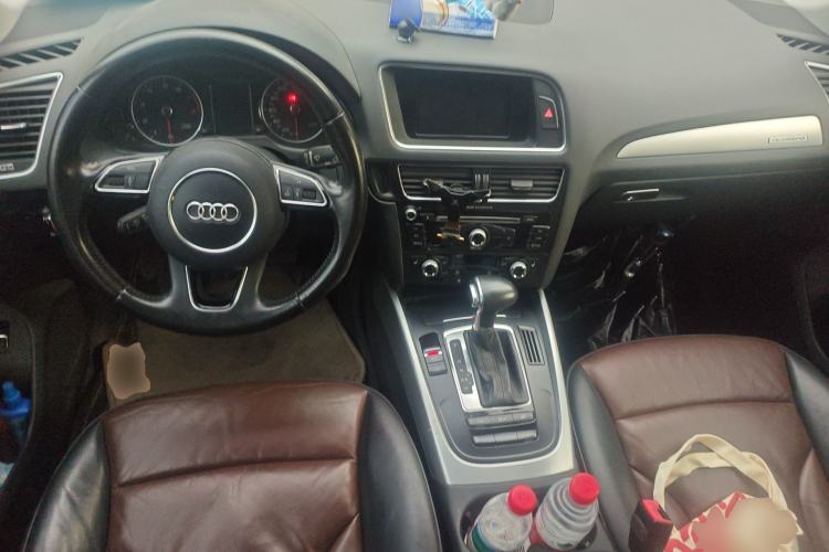 Used Audi Q5 2015 40 TFSI Technology Edition Center Console