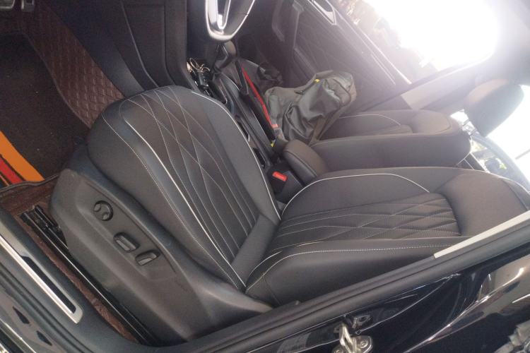 Used Volkswagen Tiguan L 2024 330TSI Automatic Two-Wheel Drive R-Line Enhanced Edition Left Front Seat