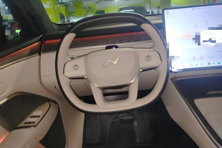 Used ONVO Luxeed L90 2025 Model—Ultra Six-Seater Version