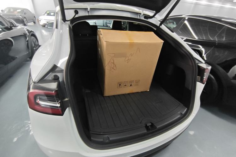 Used Tesla Model Y 2022 Rear-Wheel-Drive Version