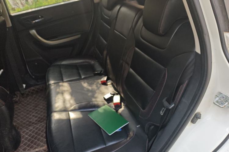 Used CHANGAN CS35 2014 1.6L Manual Luxury Model China IV Standard
