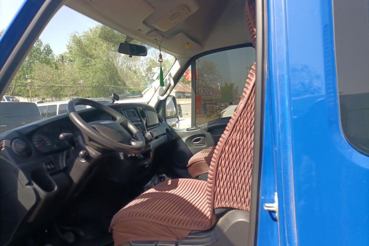 Used Iveco Eurocargo 2021 2.0T Manual Super Rui Short Wheelbase High-Roof Manual Door F1A