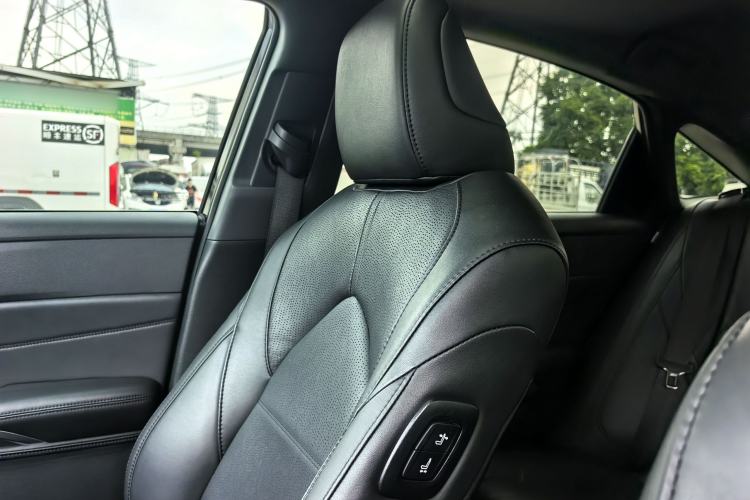 Used Toyota Avalon 2023 2.5L Luxury Edition Interior 10