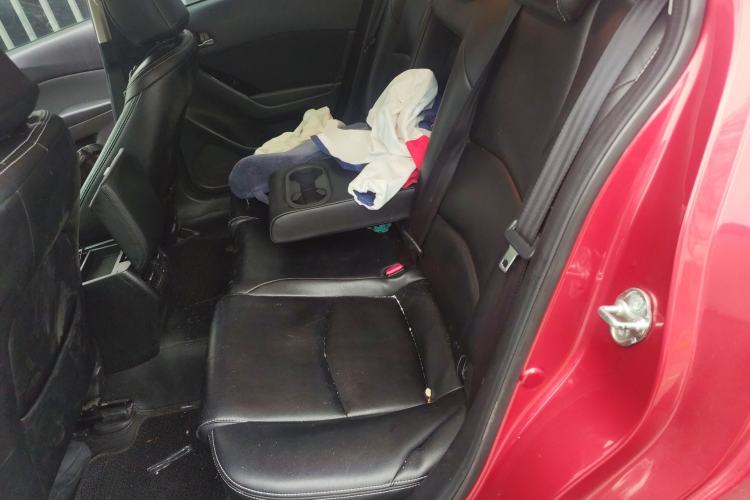 Used Mazda 3 Axela 2017 Sedan 1.5L Automatic Luxury Model Emission Standard China V
