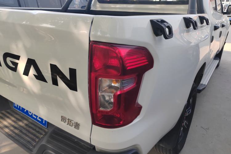 Used CHANGAN Lantop 2023 2.0T Manual Two-Wheel Drive Gasoline Elite Version Standard Cab Exterior 5