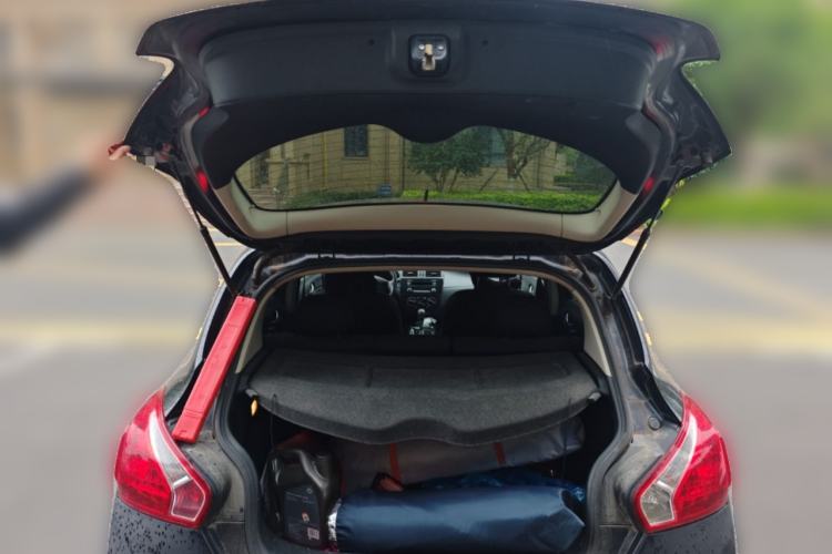 Used Nissan Tiida 2011 1.6L CVT Comfort Model Trunk