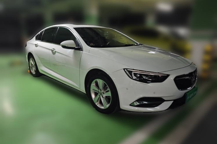 Used Buick Regal 2017 20T Luxury Model Front Right 45 Deg