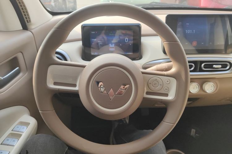 Used Wuling Hongguang MINIEV 2025 Four-Door Version Premium Edition Steering Wheel