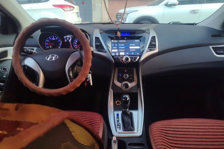 Used Hyundai Elantra (5th Generation / Langdong) 2012 1.6L Automatic Fashion Edition Center Console