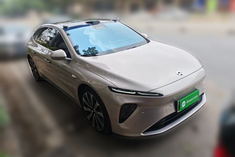 Used Nio ET7 2024 75 kWh Executive Edition Front Right 45 Deg