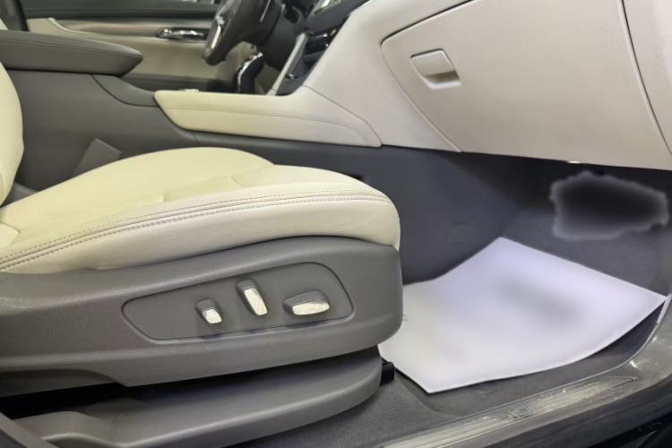 Used Cadillac XT5 2022 2.0T Four-Wheel Drive Luxury Version (Hummingbird Edition) Interior 9