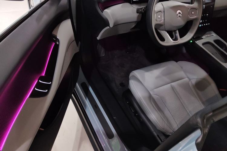 Used Nio ET5 2022 75 kWh Driver Seat