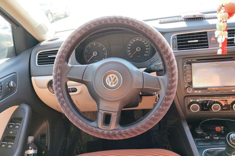 Used Volkswagen Sagitar 2012 1.6L Manual Comfort Model
