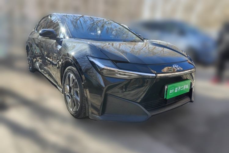 Used Toyota bZ3 2023 517 km Elite PRO Front Right 45 Deg