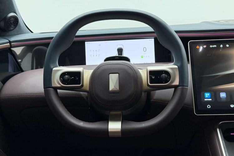 Used Avatr 11 2025 Year Updated Max Extended-Range Version Steering Wheel