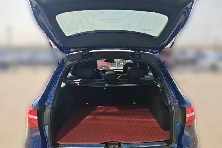 Used Mercedes-Benz GLC 2016 GLC 300 4MATIC Dynamic Model Trunk