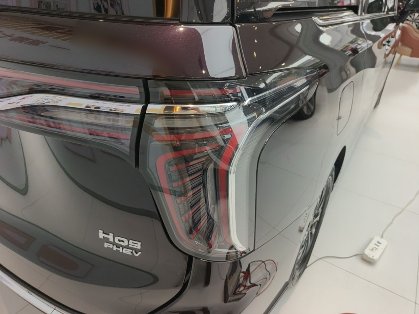 Hongqi HQ9 PHEV 2024 2.0T Four-Wheel Drive Luxury Edition — снимка 9