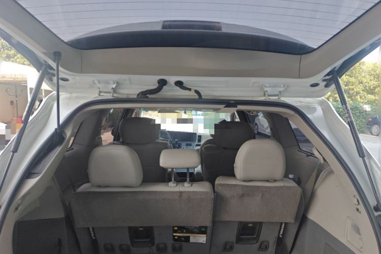 Used Toyota SIENNA 