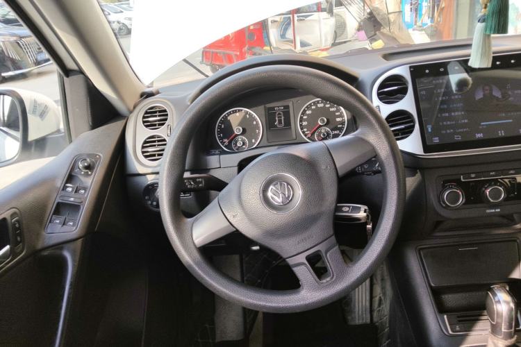 Used Volkswagen Tiguan L 2016 300TSI Automatic Two-Wheel Drive Trend Edition