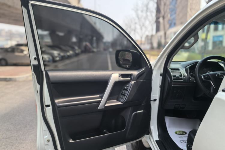 Used Toyota Prado 2018 3.5L Automatic TX-L Interior 11