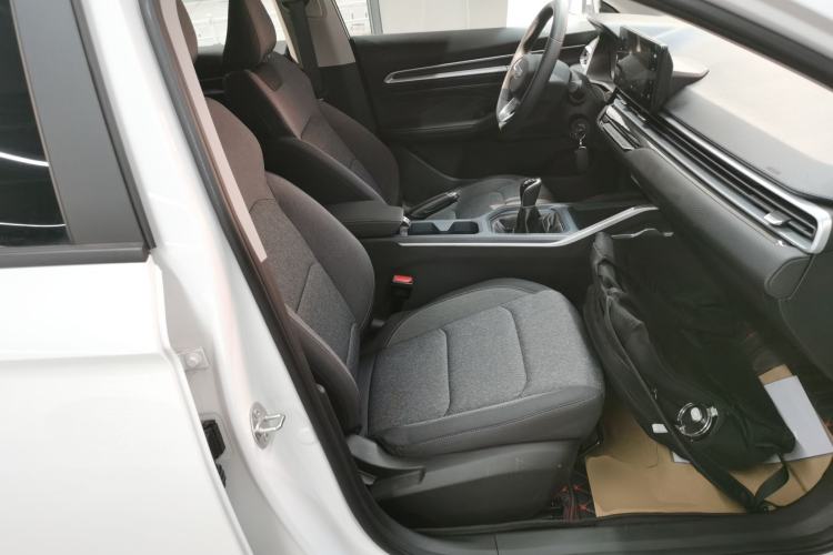 Used Geely Auto Emgrand 2025 4th Generation 1.5L Manual - Starry Edition Right Front Seat