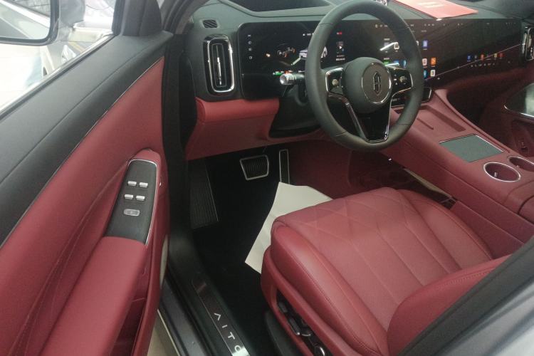 Used Hima AITO M8 2025 Extended-Range Max+ Version 53.4 kWh 5-Seater Edition Driver Seat