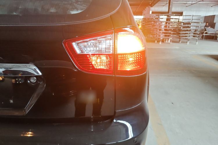 Used BYD S6 2014 2.0L Manual Luxury 5-Seater