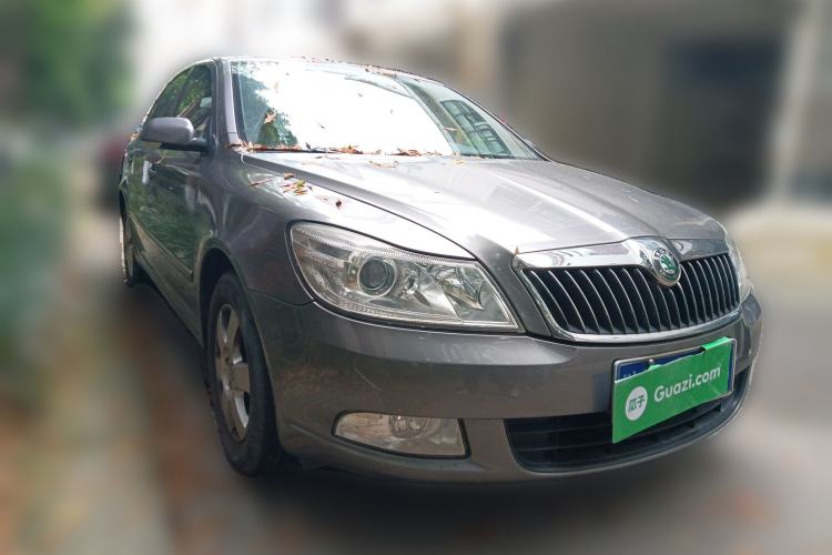 Used Skoda Octavia 2012 1.6L Automatic Yijun Edition Front Right 45 Deg