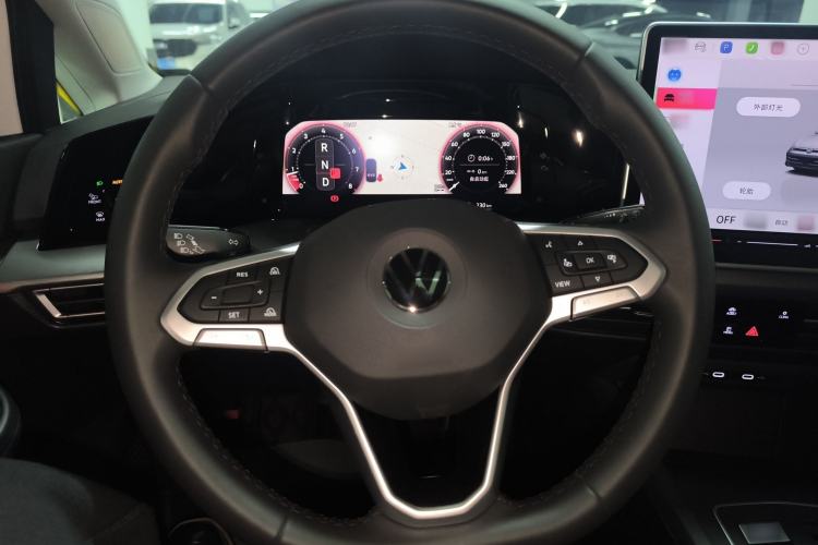 Used Volkswagen Golf 2025 300TSI Pro