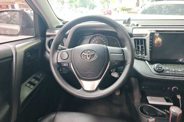 Used Toyota RAV4 2019 2.0L CVT Two-Wheel Drive Pioneer Edition China VI Standard
