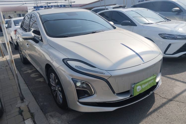 Used Hongqi E-QM5 2022 431 km Charge & Enjoy Edition Front Right 45 Deg
