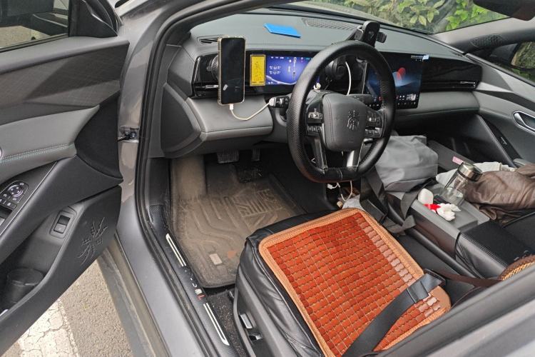 Used BYD Qin L 2025 EV 545KM Beyond Version Driver Seat