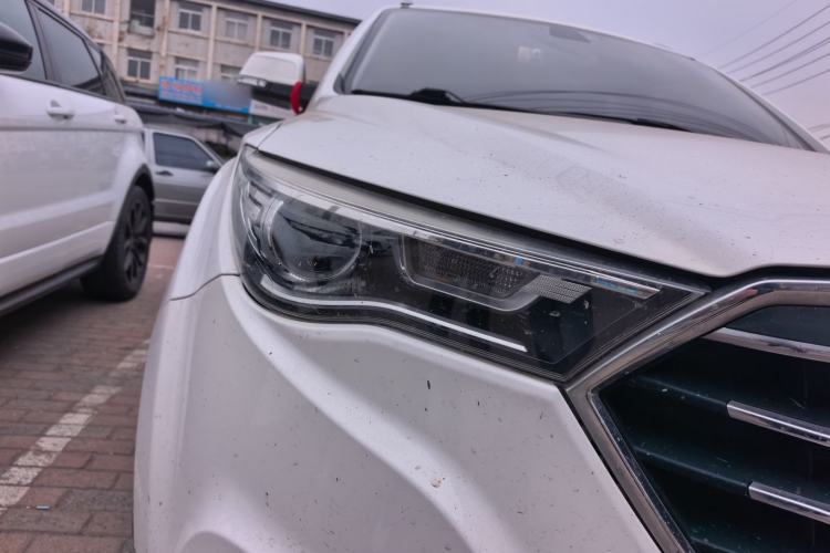 Used Bestune X40 2019 1.6L Manual Luxury Edition China V Right Front Headlight