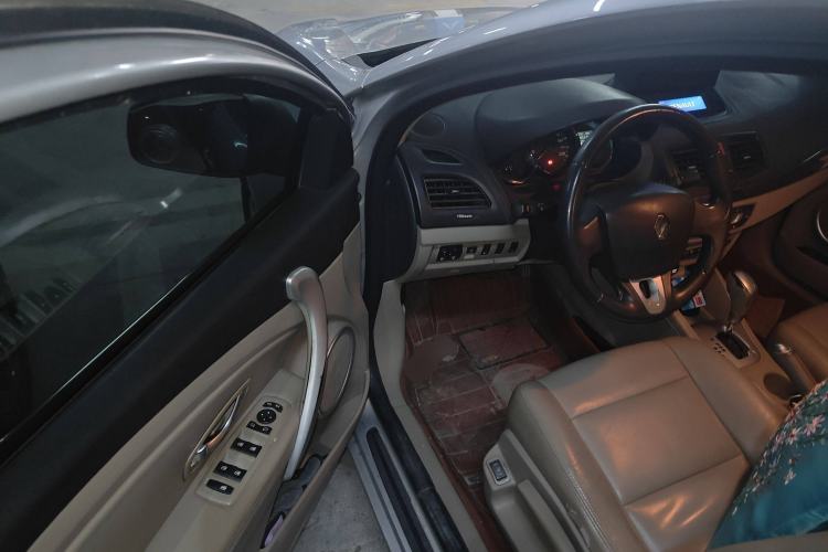 Used Renault Fluence 2011 2.0L Fashion Edition