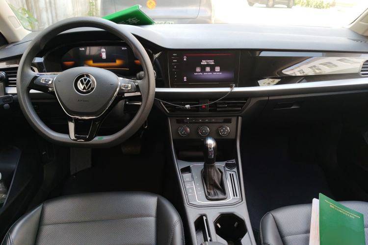 Used Volkswagen Lavida 2022 1.5L Automatic Comfort Edition Center Console