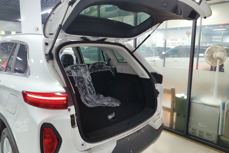 Used Skyworth HT-i 2022 1.5L PHEV 115KM Smart Drive Edition Trunk