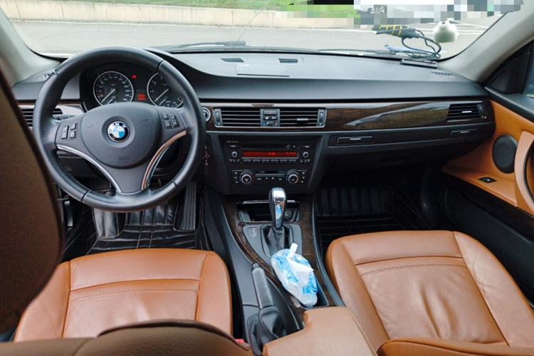 Used BMW 3 Series 2011 320i Coupe Center Console