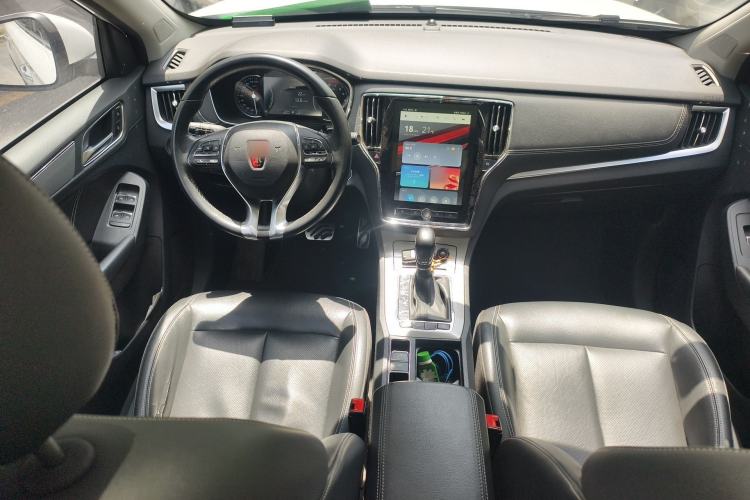 Used Roewe RX5 2016 30T Two-Wheel Drive Automatic Internet Smart Edition
