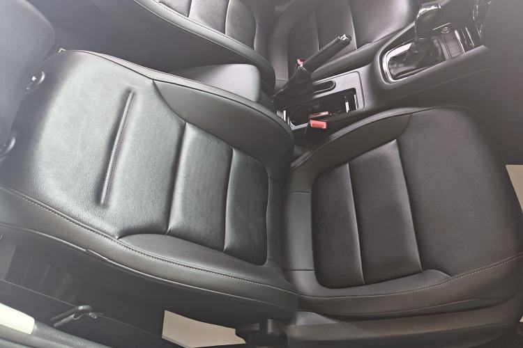 Used Volkswagen Sagitar 2018 1.6L Automatic Comfort Model Right Front Seat