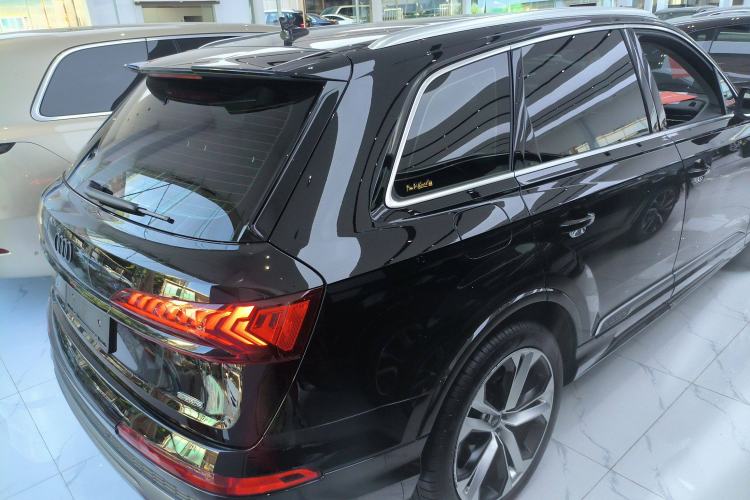 Used Audi Q7 2023 45 TFSI quattro S line Sport model