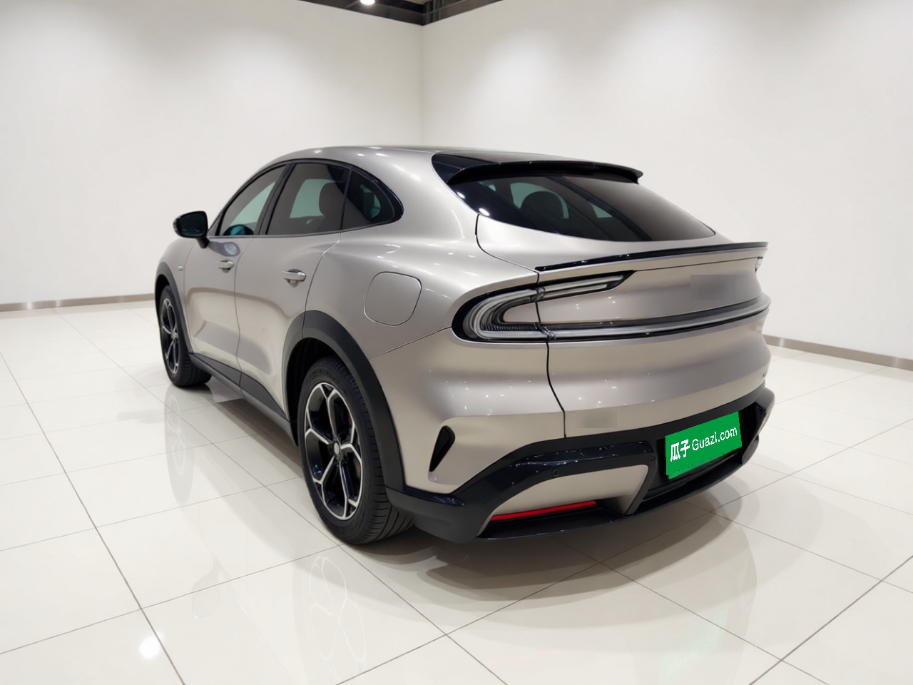 Xiaomi Auto YU7 2025 Ultra-Long Range Rear-Wheel Drive Version — снимка 4