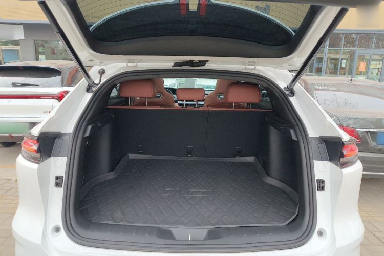 Used Changan UNI-K 2023 2.0T Two-Wheel Drive Yue Ling Trim
