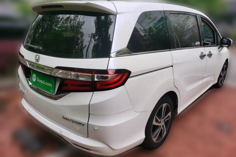 Used Honda Odyssey 2015 Revised 2.4L Luxury Edition
