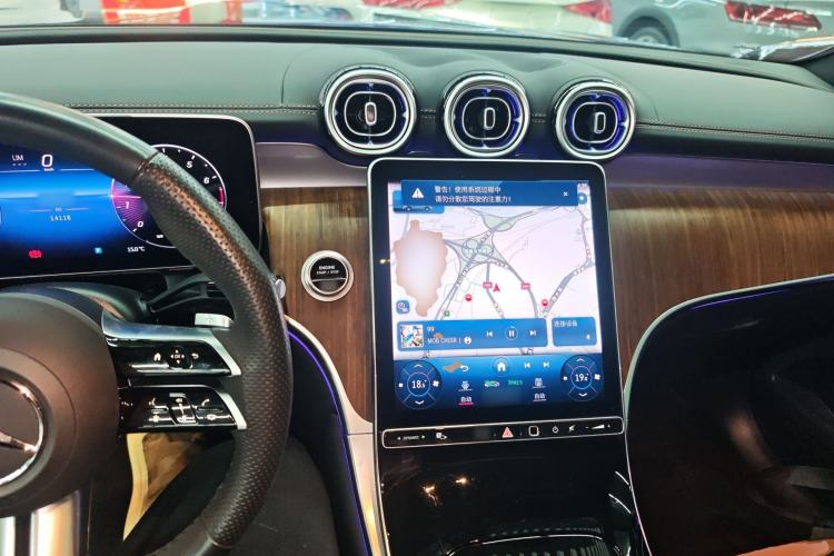 Used Mercedes-Benz GLC 2023 Refreshed GLC 300 L 4MATIC Dynamic Edition 5 Seats Center Console