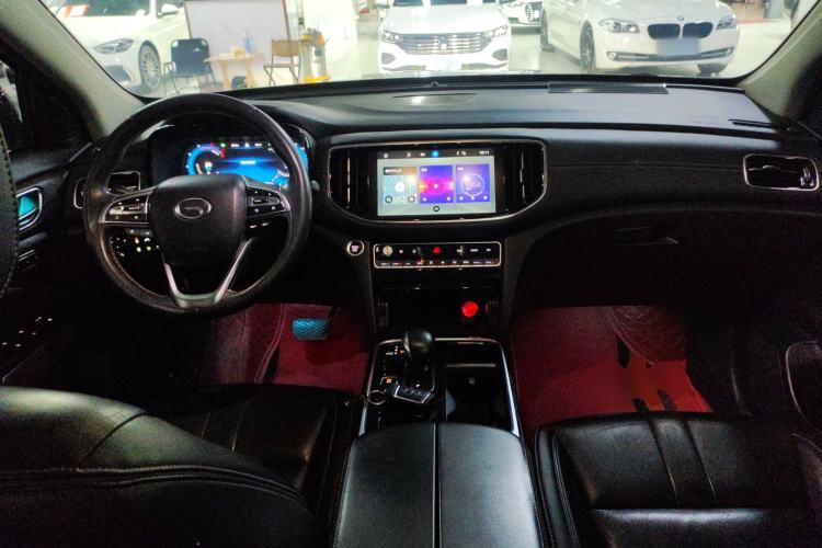 Used GAC Trumpchi GS8 2020 390T Two-Wheel Drive Luxury Smart Connectivity Version (7 Seats) Center Console